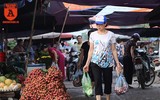 [ẢNH] Xem người Hà Nội đi chợ ăn Tết 